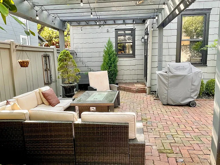 1070 City Park Ave — Photo 36
