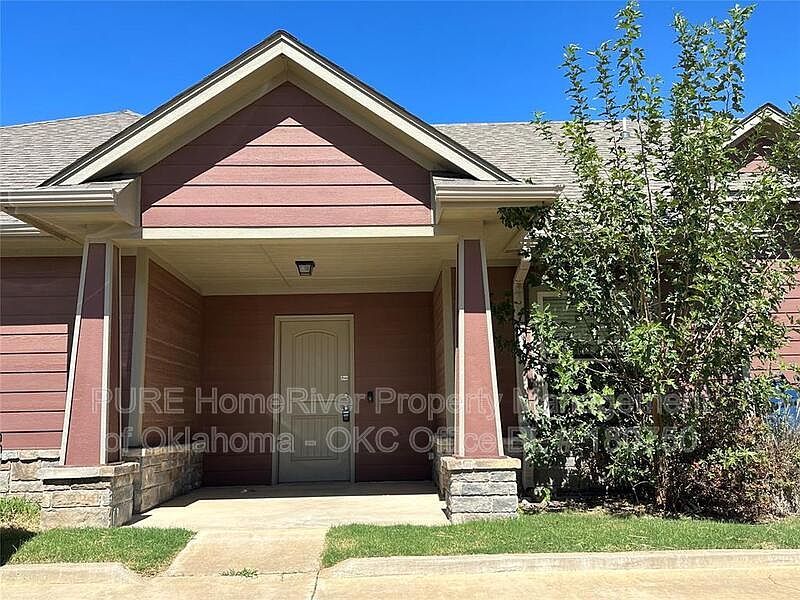 1st image of 1005 SW 92nd St