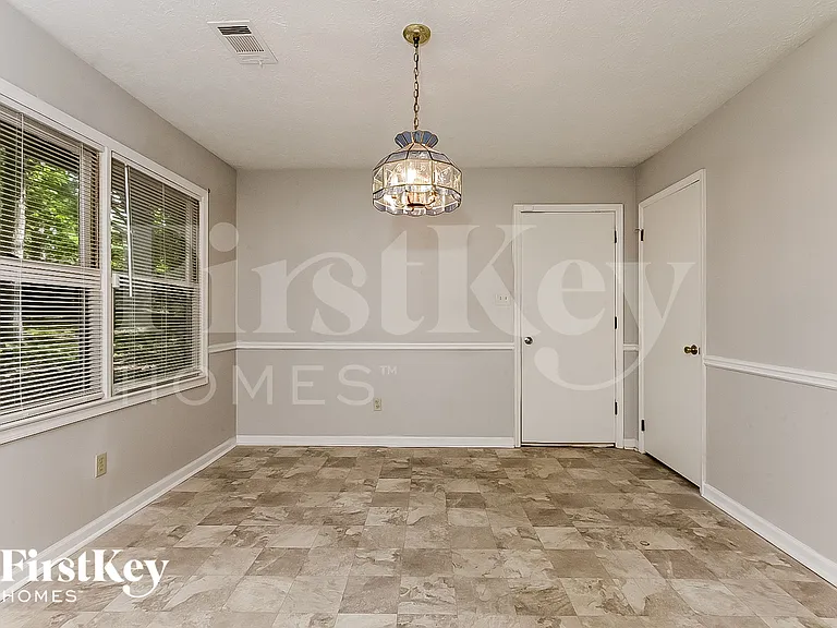 149 Old Mill Trl SW — Photo 5