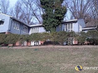 1240 Robin Dr, New Martinsville, WV