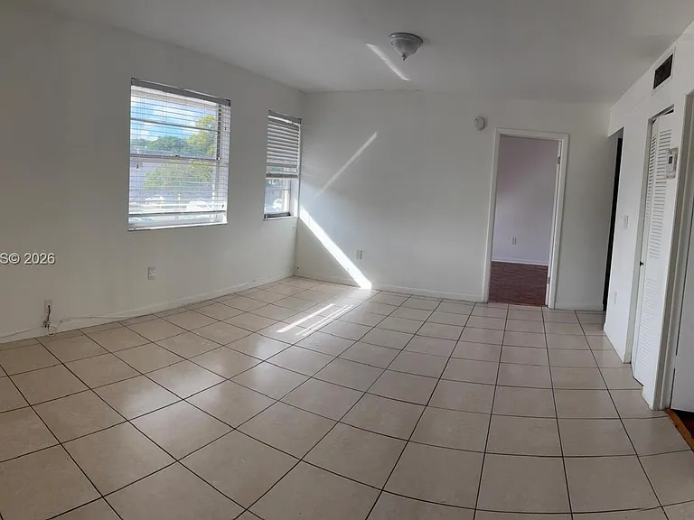 6911 SW 129th Ave #5 — Photo 2