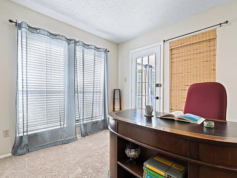 2916 Duchess Trl — Photo 22
