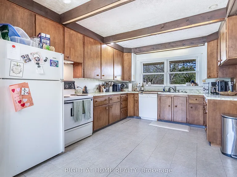 67 Saint Margarets Rd — Photo 8