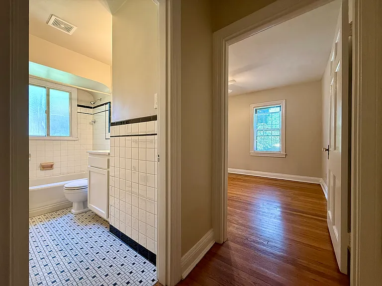 2525 Glenmary Ave #3 — Photo 15