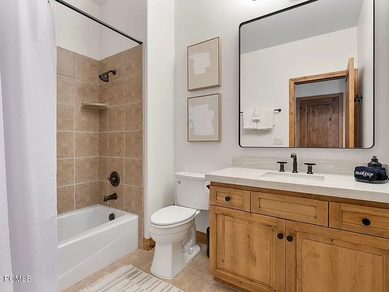 1239 W Links Dr — Photo 24