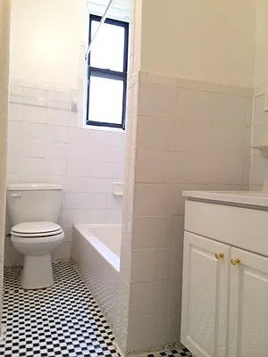 Rented by Lang Realty LLC | media 42