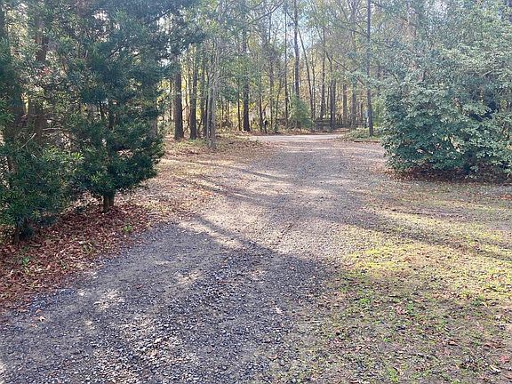 gravel driveway to the street