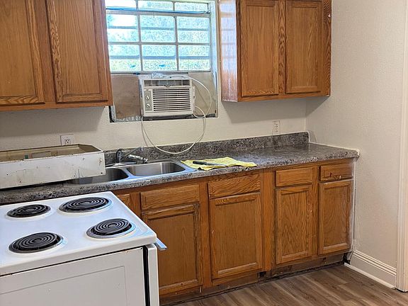 5th image of 3412 1st St
