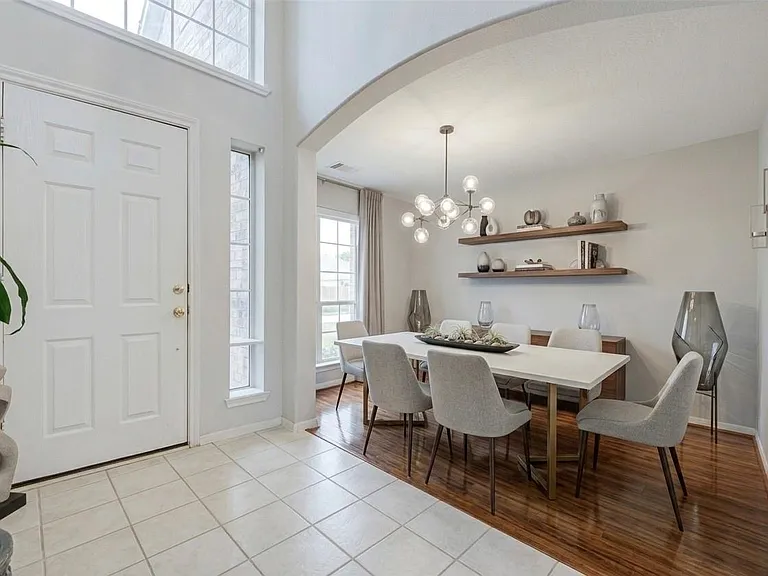 17015 Maricella Cir — Photo 3