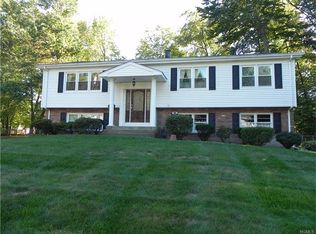 17 Lexington Rd, New City, NY 10956