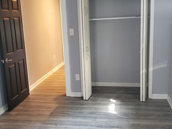 4th image of 325 Rutherford Ave #2