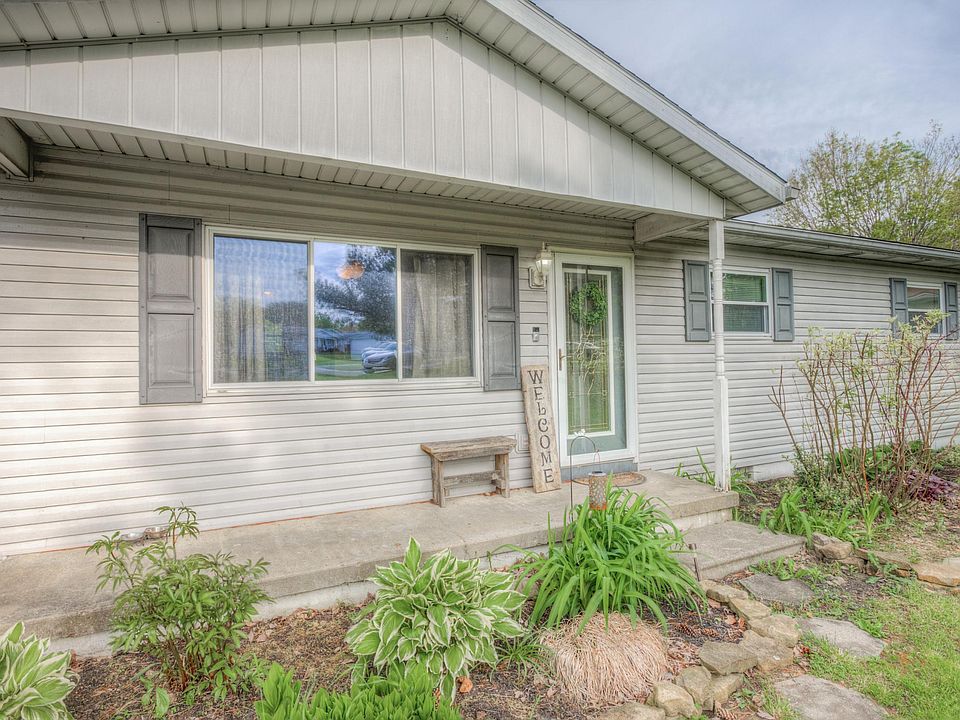 1st image of 2630 Meadow Ct NE