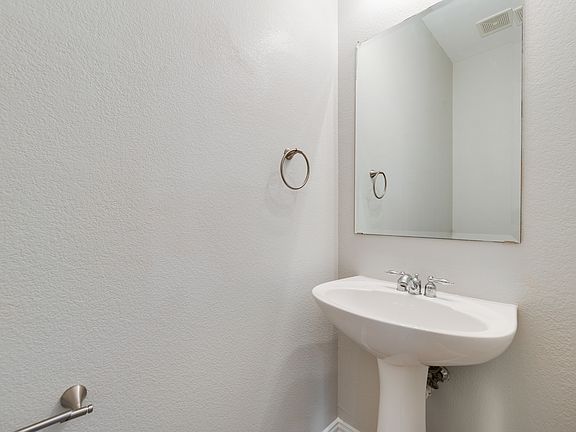 5th image of 1020 Alyssa Ln