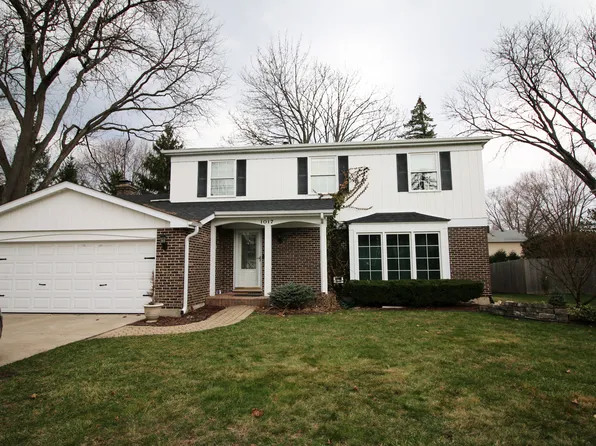1017 Mayfair Dr, Libertyville, IL 60048