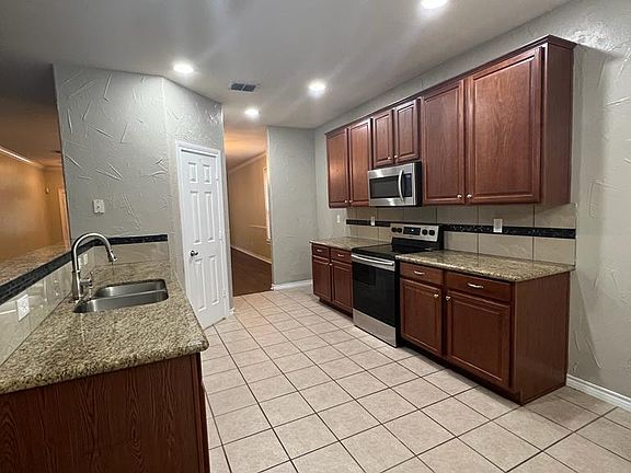 2nd image of 2840 Elm Fork Dr