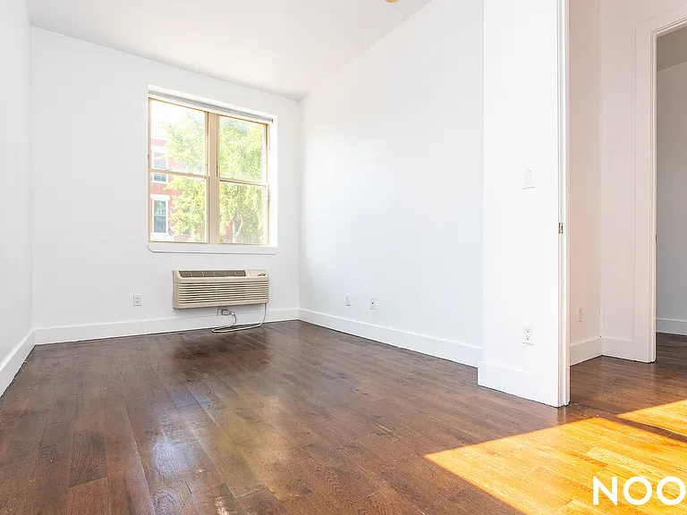 137 Hart St #1 — Photo 6