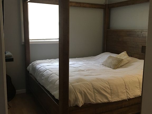 4th image of 271 Derby Ave