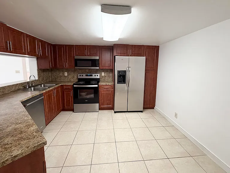9977 Westview Dr #111 — Photo 3