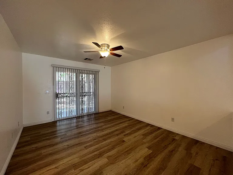 5561 Anticipation Ct — Photo 10