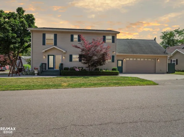 507 Myers Ave, Houghton Lake Heights, MI 48630