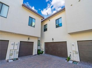 4608 NW 83rd Pkwy, Doral, FL 33166