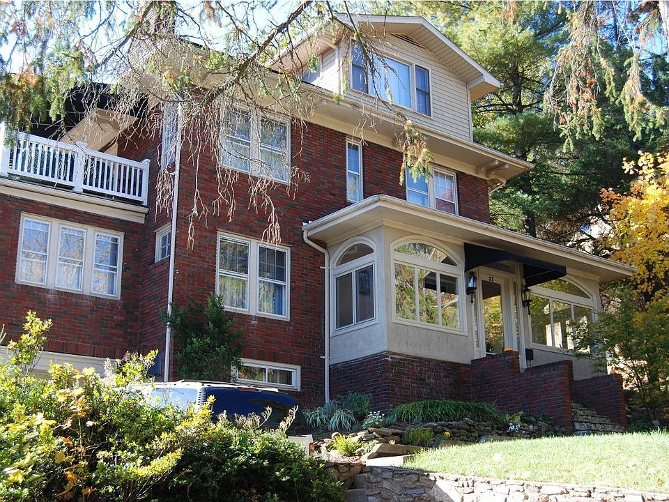 1st image of 37 Colonial Pl