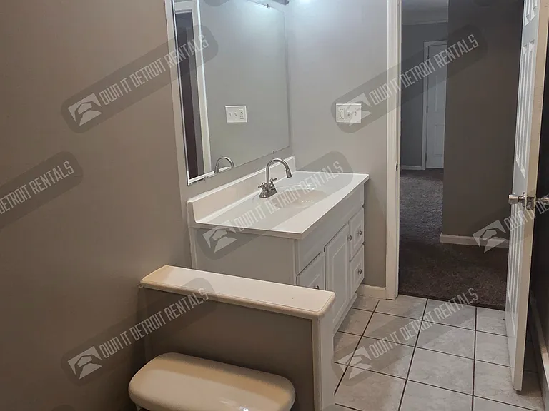 22889 Oakwood Ave — Photo 27