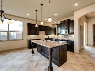 102 Stallion St, Waxahachie, TX 75165