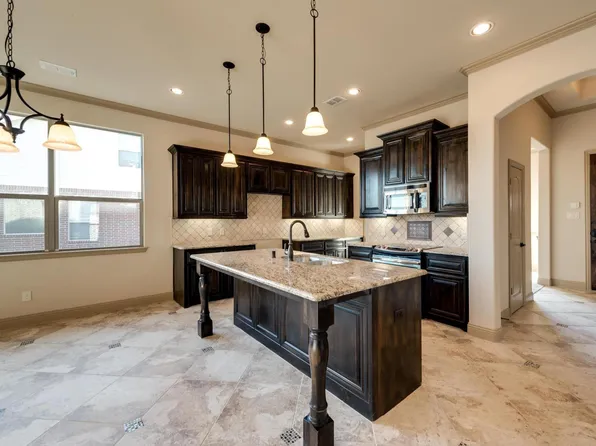 102 Stallion St, Waxahachie, TX 75165