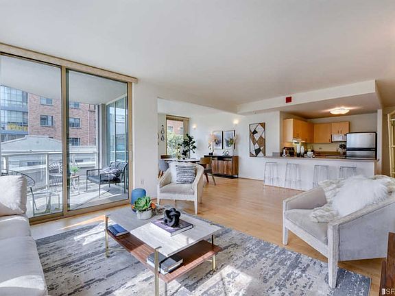 4th image of 88 King St Unit 313
