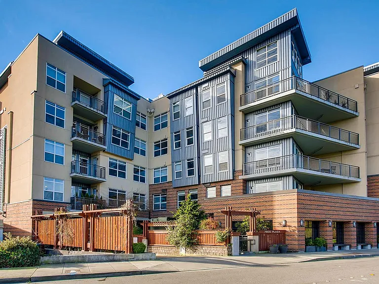 7800 SE 27th St #305 — Photo 1