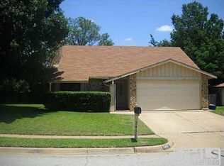 2401 Sage Ln, Bedford, TX 76021