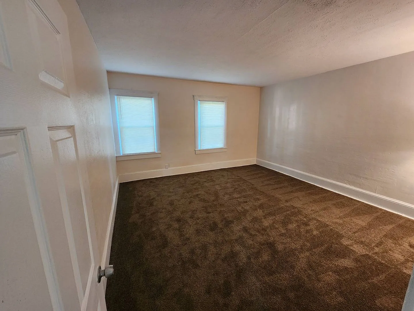 6701 Gertrude Ave Cleveland, OH 44105 — Photo 4