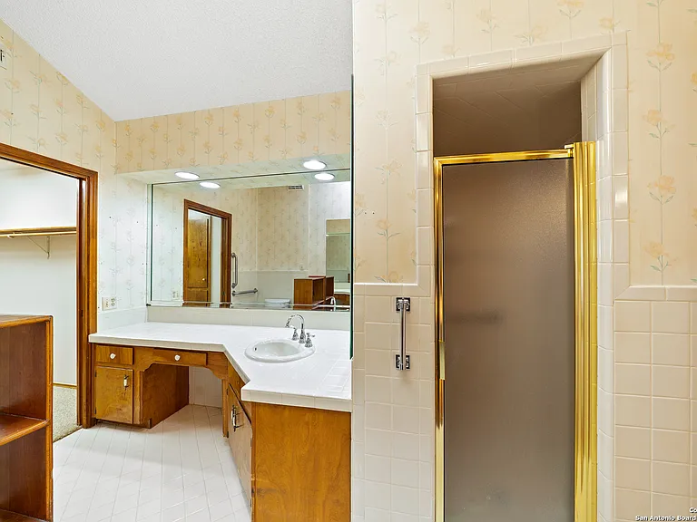1504 Circle Oak Dr — Photo 20