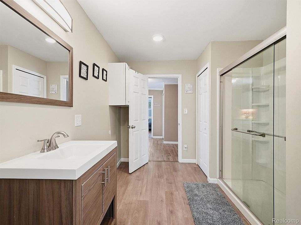 8700 Continental Ave, photo 8