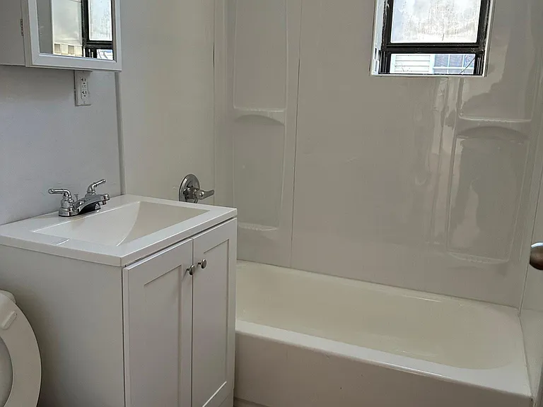 449 Elizabeth Ave #411 — Photo 9
