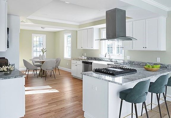 3rd image of 7 Hill St #5