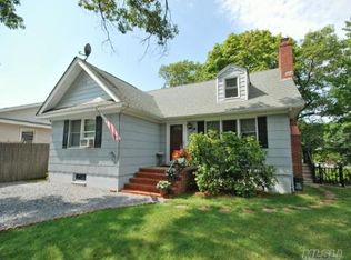 56 Zenith Rd, Rocky Point, NY 11778