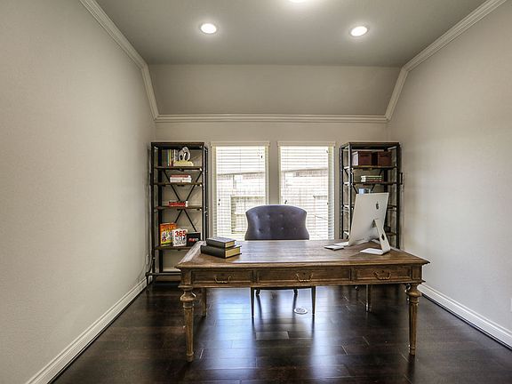 5th image of 13940 Naples Park Ct