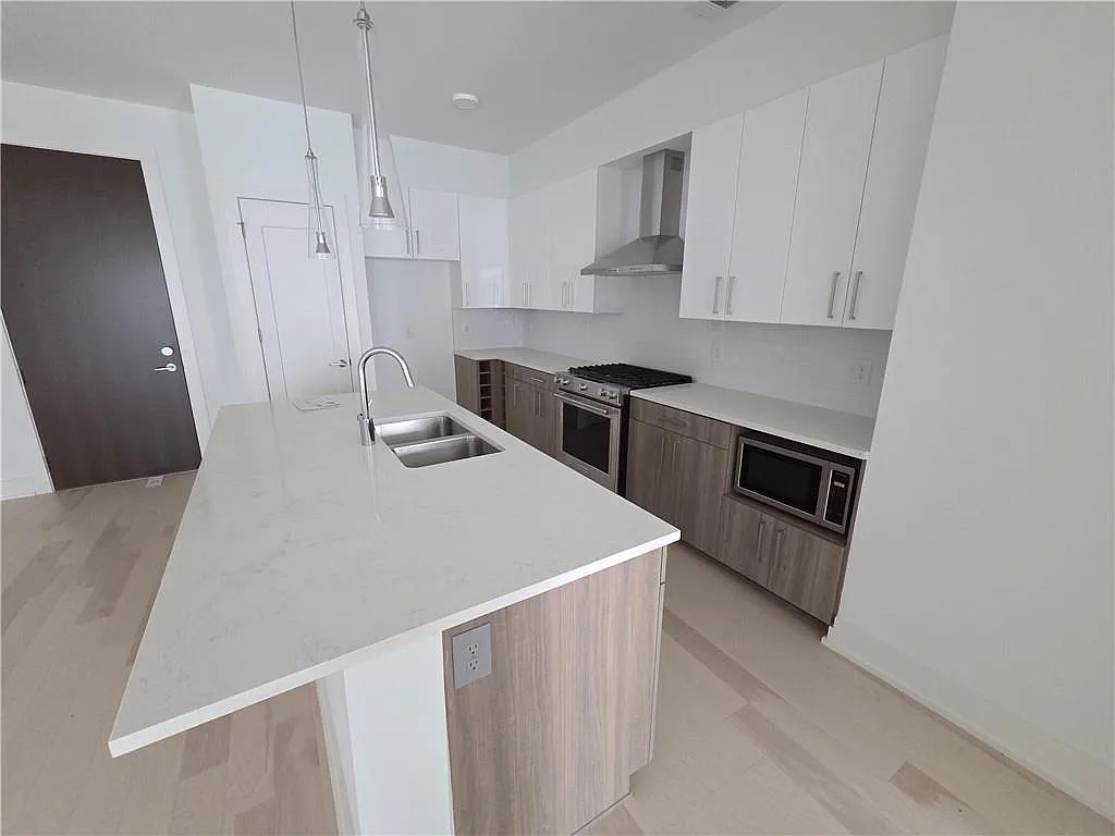 2 bed, 2.0 bath, 1386 sqft, $3,395 — Photo 3