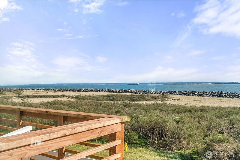 3rd image of 1459 E Ocean Shores Boulevard SW