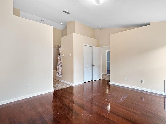 5th image of 2917 Wilshire Rd