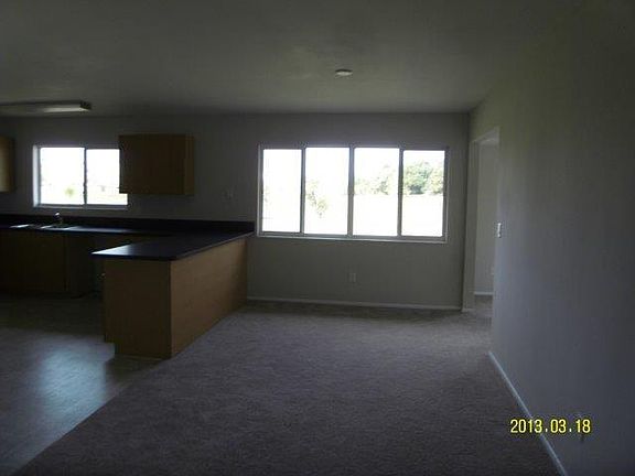 5th image of 490 SW Bridgeport Dr