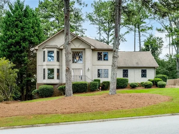 1670 Hickory Lake Dr, Snellville, GA 30078