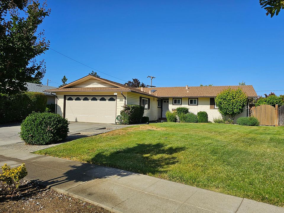 1st image of 882 Blazingwood Ave
