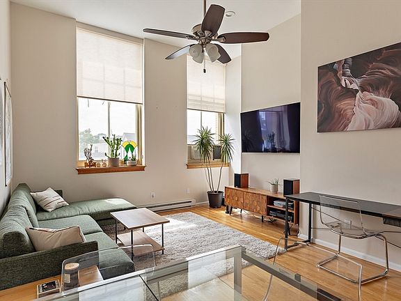 3rd image of 350 W 4th St APT 402