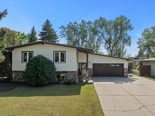 1101 18 1/2 Ave SW, Minot, ND 58701