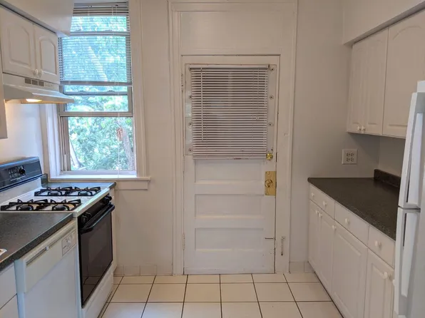 828 Reba Pl APT 3N, Evanston, IL 60202