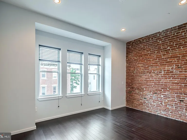 927 N 2nd St #3 — Photo 11