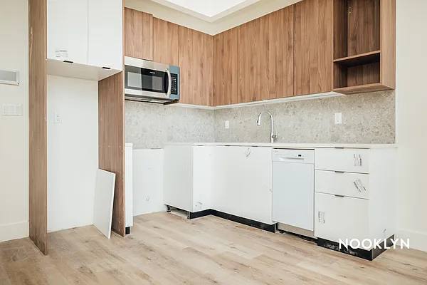 Rented by Nooklyn NYC LLC | media 61